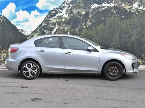Used 2013 MAZDA MAZDA3 i Sport image 2