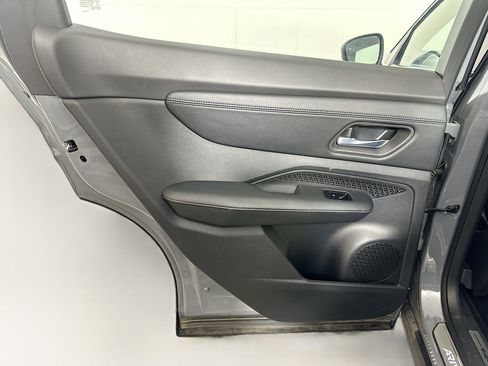 Used 2024 Nissan Ariya AWD image 26
