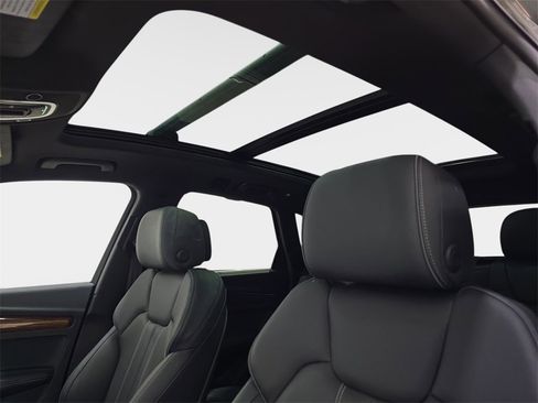 Used 2023 Audi Q5 2.0T Prestige w/ Prestige Package image 29