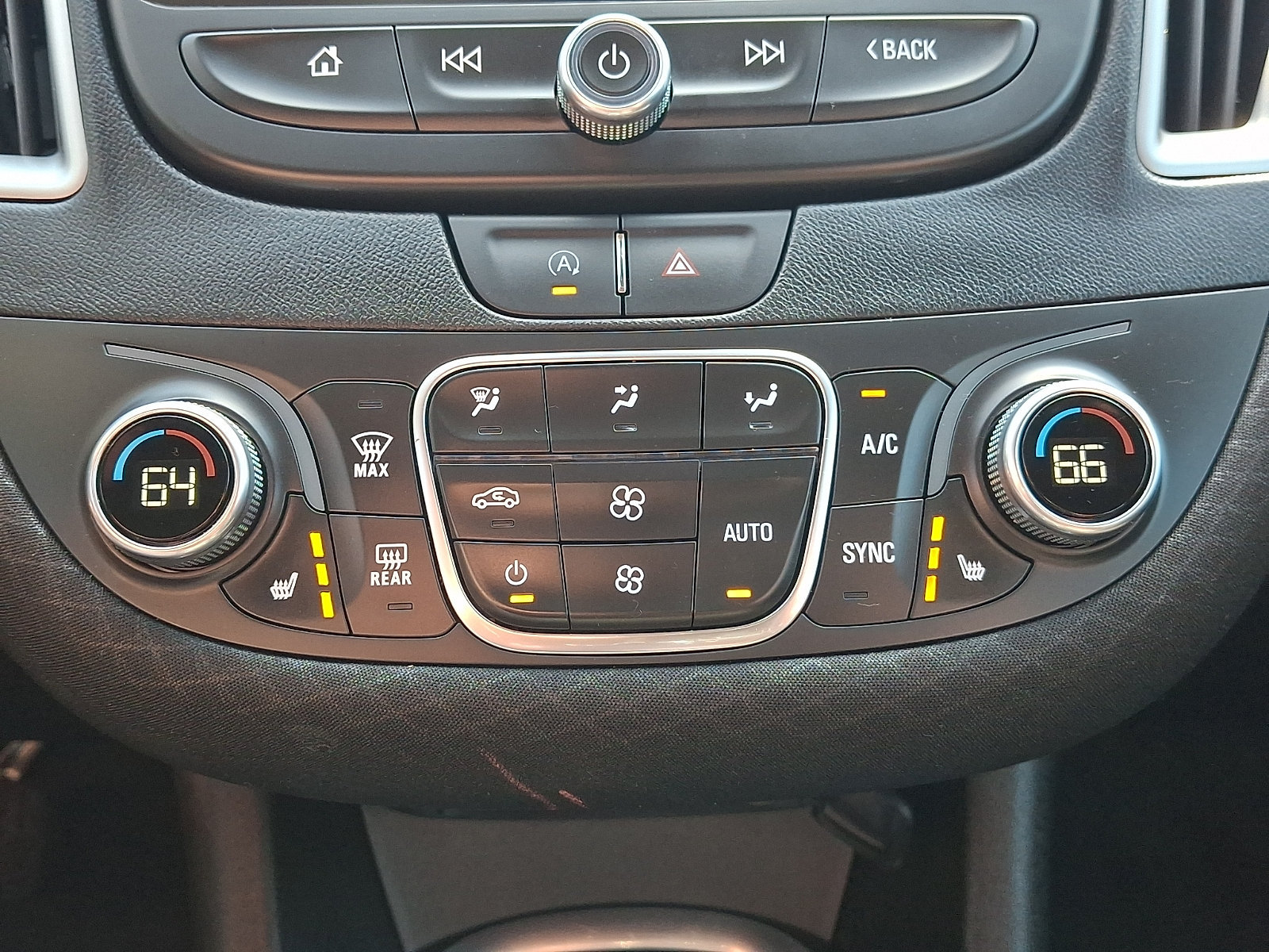 Used 2025 Chevrolet Malibu LT FWD image 15