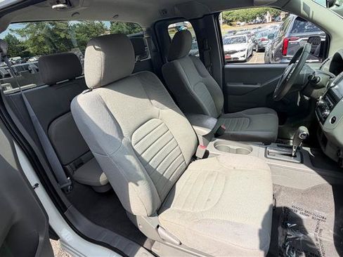 Used 2019 Nissan Frontier S RWD image 8