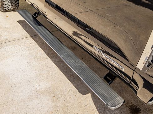 Used 2024 Ford F250 Platinum image 12