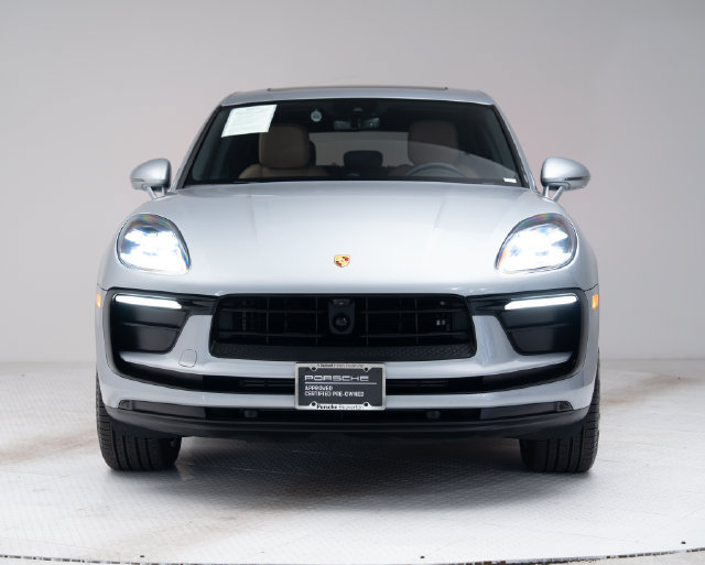Certified 2026 Porsche Macan AWD/4WD image 30