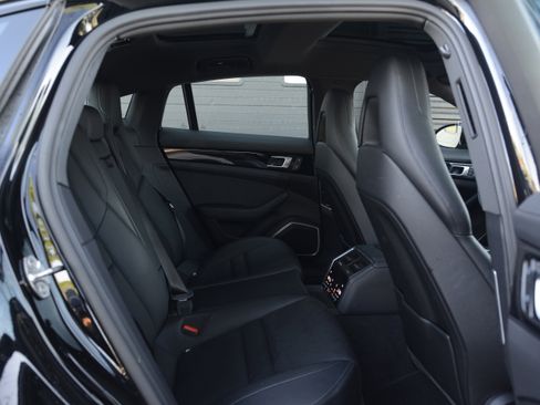 Certified 2023 Porsche Panamera image 35