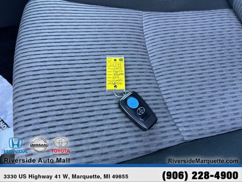 Used 2024 Toyota 4Runner SR5 AWD/4WD image 27