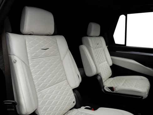 Used 2025 Cadillac Escalade V AWD/4WD image 39