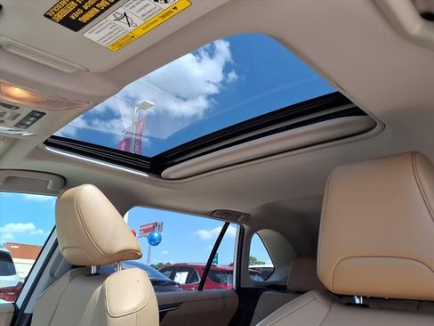 Used 2020 Toyota RAV4 XLE Premium FWD image 20