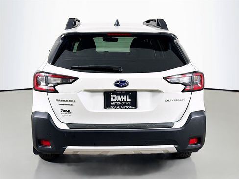 Used 2025 Subaru Outback Limited AWD/4WD image 12