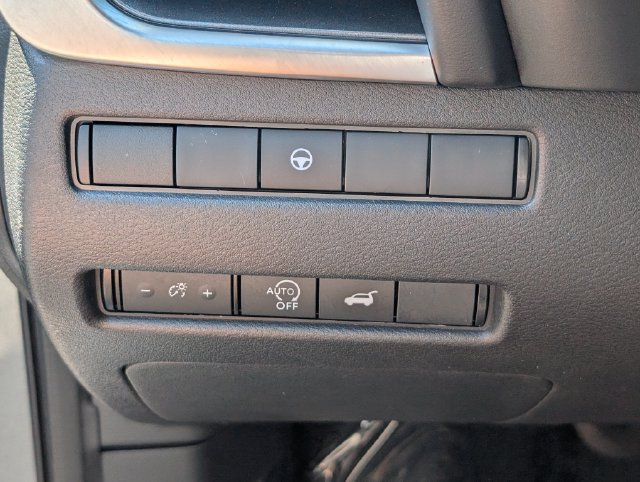 Used 2023 Nissan Rogue SV w/ SV Premium B Package FWD image 23