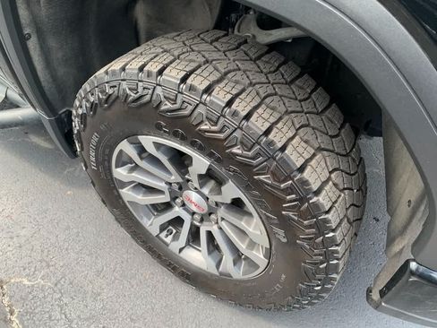 Certified 2023 GMC Sierra 1500 AT4 w/ AT4 Premium Package AWD/4WD image 9