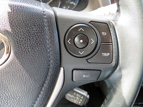 Used 2018 Toyota RAV4 XLE w/ Plus Extra Value Package image 26