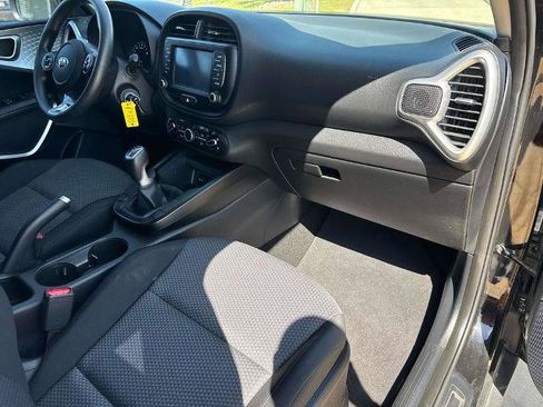 Used 2021 Kia Soul LX FWD image 14