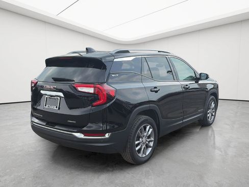 Used 2024 GMC Terrain SLT AWD/4WD image 7