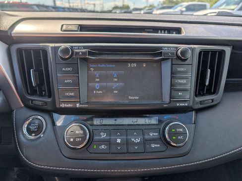 Used 2018 Toyota RAV4 XLE AWD/4WD image 15