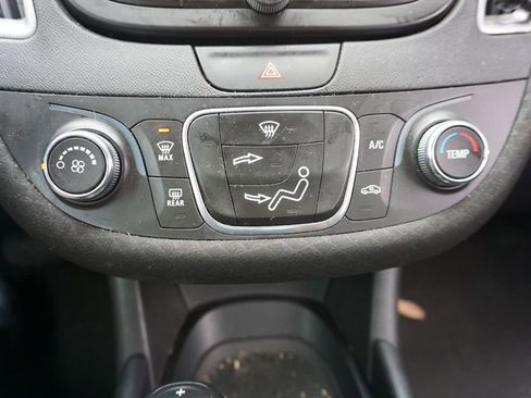 Used 2019 Chevrolet Malibu LS image 12