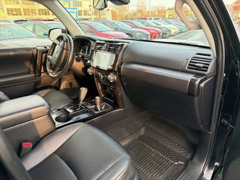 Used 2021 Toyota 4Runner Venture w/ Moonroof Package image 10