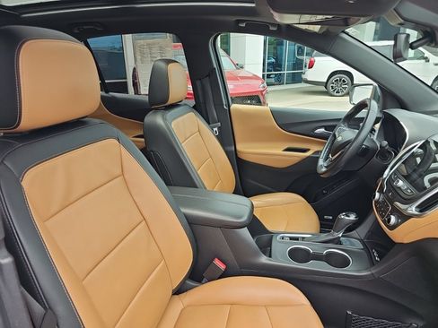 Used 2018 Chevrolet Equinox Premier FWD image 32
