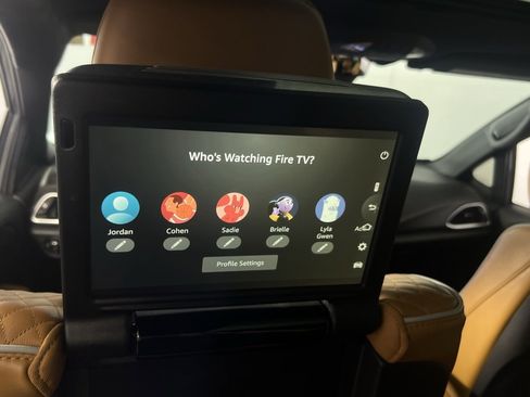 Used 2023 Chrysler Pacifica Pinnacle image 30