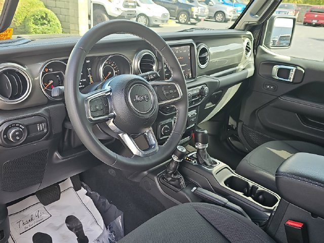 Used 2023 Jeep Gladiator Overland AWD/4WD image 17