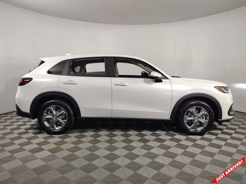 New 2026 Honda HR-V LX image 8
