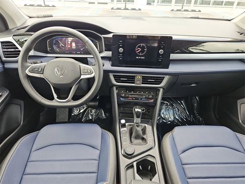 New 2025 Volkswagen Taos SEL image 6