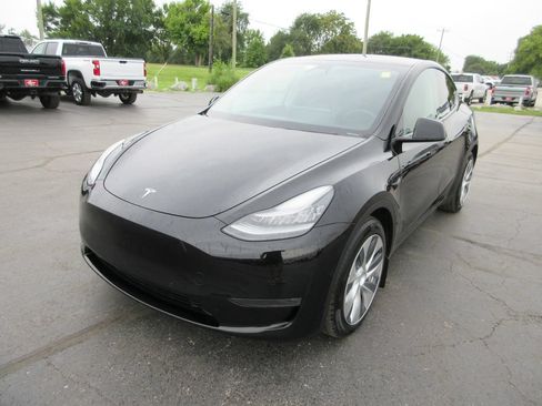 Used 2021 Tesla Model Y Long Range AWD/4WD image 9
