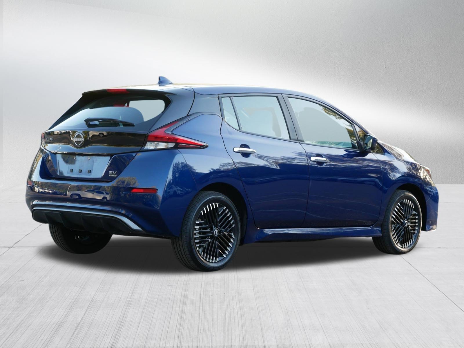 Certified 2025 Nissan Leaf SV Plus FWD image 7