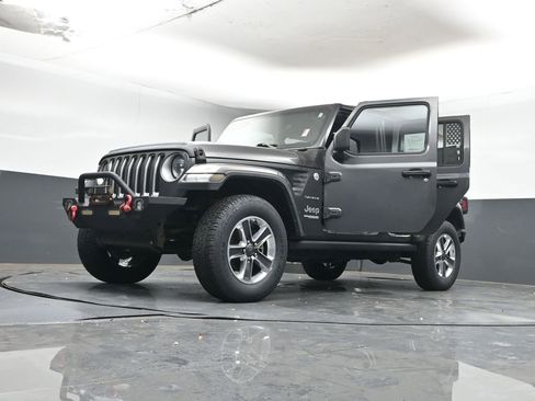 Used 2018 Jeep Wrangler Unlimited Sahara image 43