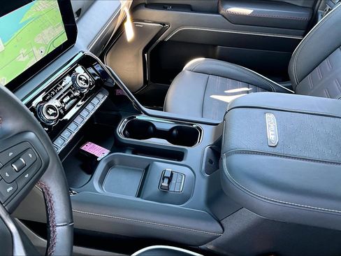 Used 2025 GMC Sierra 2500 AT4X AWD/4WD image 14