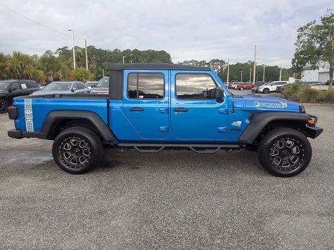Used 2020 Jeep Gladiator Sport w/ Quick Order Package 24S AWD/4WD image 3