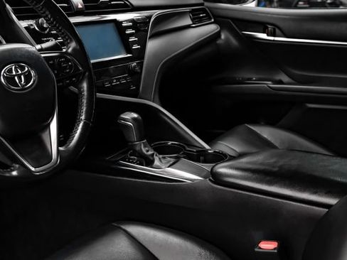 Used 2019 Toyota Camry SE image 29