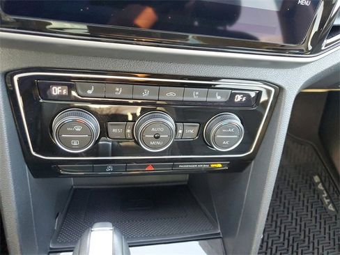 Certified 2023 Volkswagen Atlas SEL Premium image 21