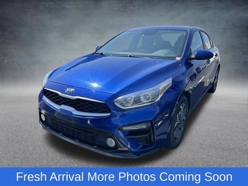 Used 2019 Kia Forte LXS FWD image 2