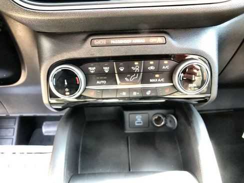 Used 2022 Ford Escape SE w/ SE Sport Appearance Package AWD/4WD image 18