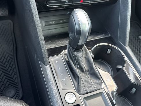 Used 2023 Volkswagen Atlas Cross Sport SE w/ Panoramic Sunroof Package FWD image 20
