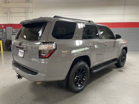 Used 2016 Toyota 4Runner SR5 image 10
