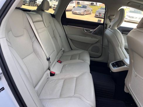 Used 2020 Volvo V90 T6 Cross Country w/ Protection Package Premier image 23