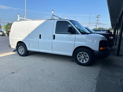Used 2014 Chevrolet Express 1500 RWD image 1