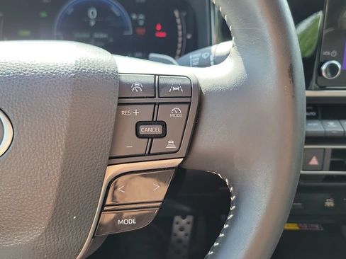 Used 2025 Toyota Camry SE FWD image 21