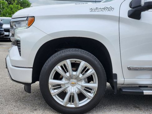 Used 2024 Chevrolet Silverado 1500 High Country w/ High Country Premium Package image 8