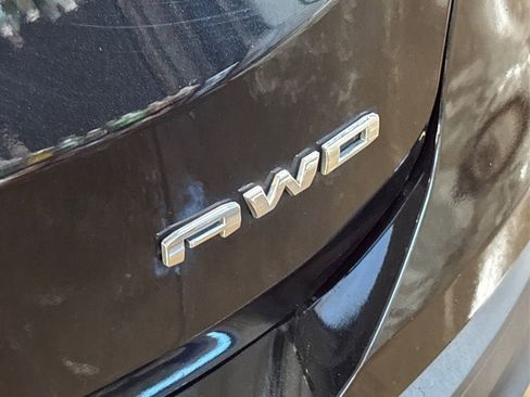 Used 2024 GMC Terrain SLE w/ Driver Convenience Package image 14