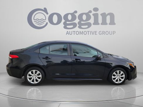 Used 2024 Toyota Corolla LE FWD image 5