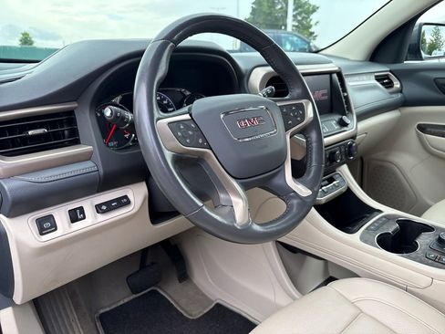 Used 2020 GMC Acadia Denali w/ Technology Package FWD image 14