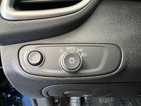 Used 2019 Chevrolet Trax LT w/ LT Convenience Package AWD/4WD image 22