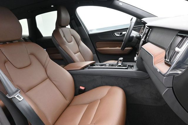 Used 2024 Volvo XC60 B5 Plus w/ Protection Package Premier AWD/4WD image 34