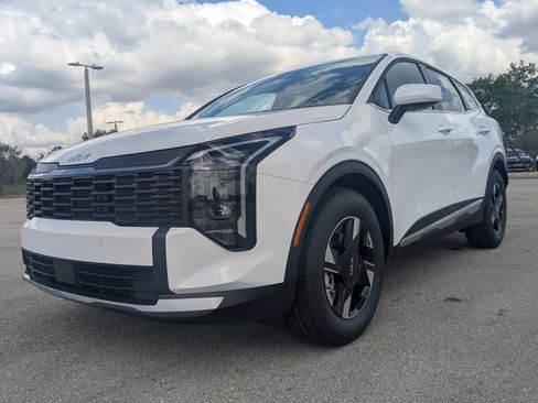 New 2026 Kia Sportage LX FWD image 9