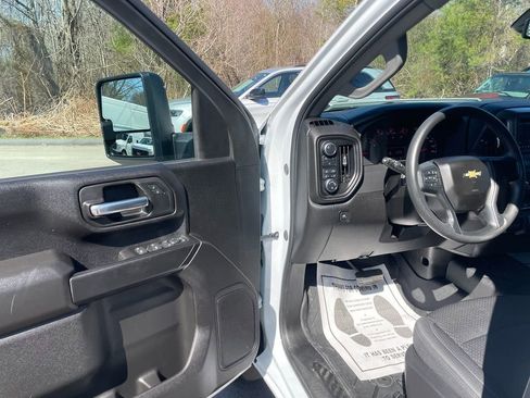 Used 2025 Chevrolet Silverado 2500 W/T w/ WT/CX Safety Package AWD/4WD image 10