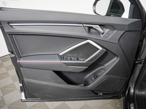 Certified 2025 Audi Q3 2.0T Premium Plus w/ Premium Plus Package AWD/4WD image 20