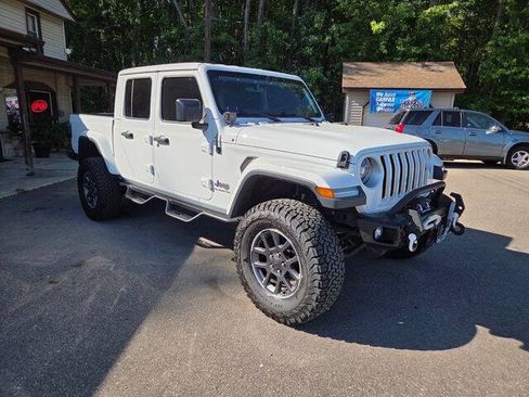Used 2020 Jeep Gladiator Overland w/ Popular Equipment Package AWD/4WD image 13