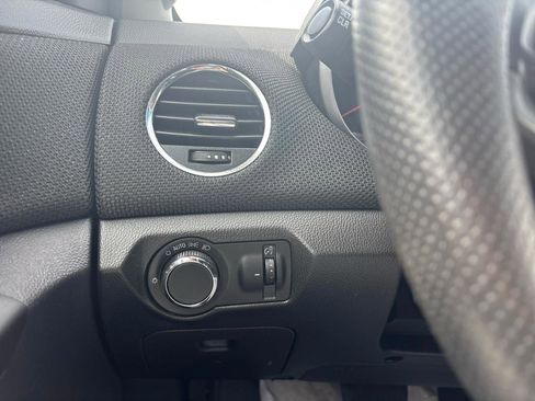 Used 2015 Chevrolet Cruze LT image 27